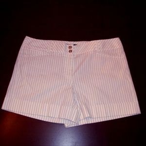 WHBM  Dress Shorts White w/Black Pin Stripe Sz 12